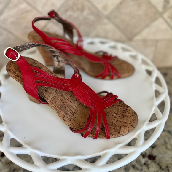 Moda Reflex Red Sandals - Picture 2 of 12